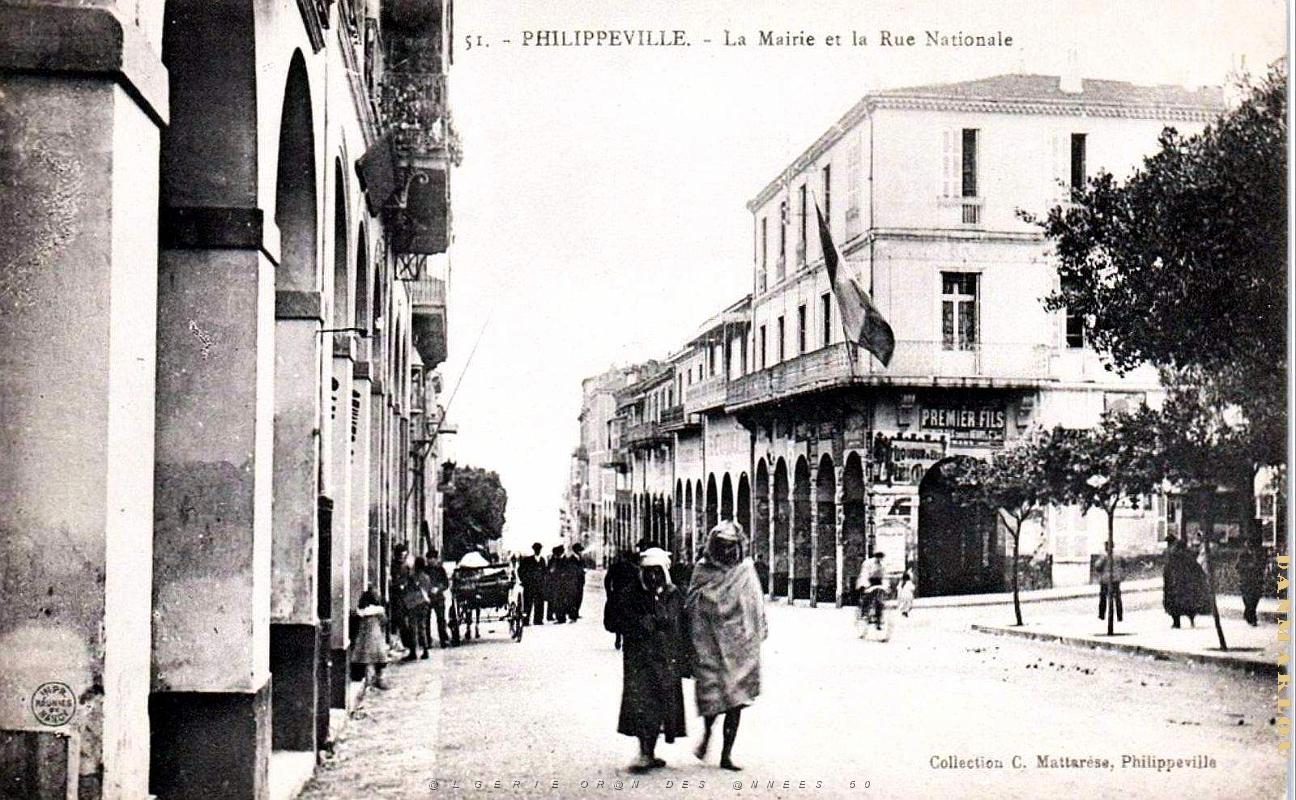 Philippeville - Mairie et Rue Nationale.jpg